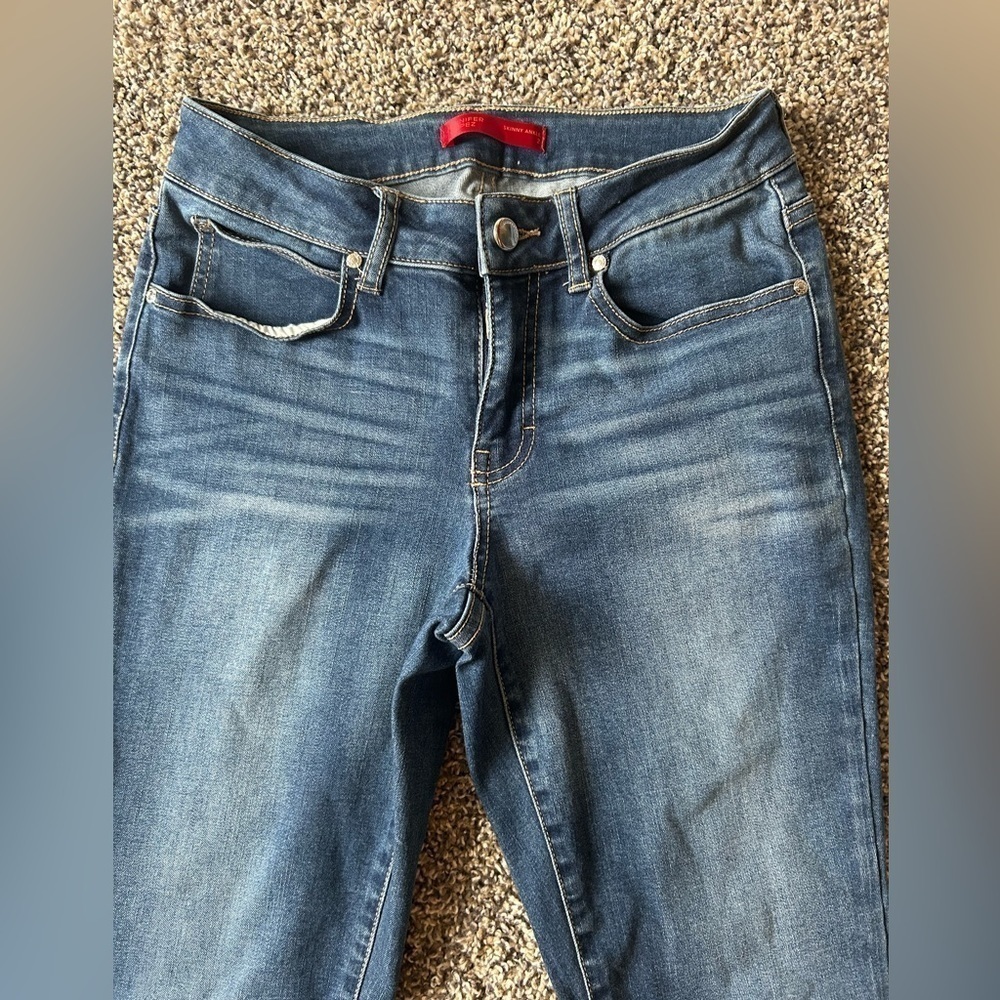 5/$25 Jennifer Lopez Skinny Ankle Jeans with zipper feature size 2 - Picture 2 of 12